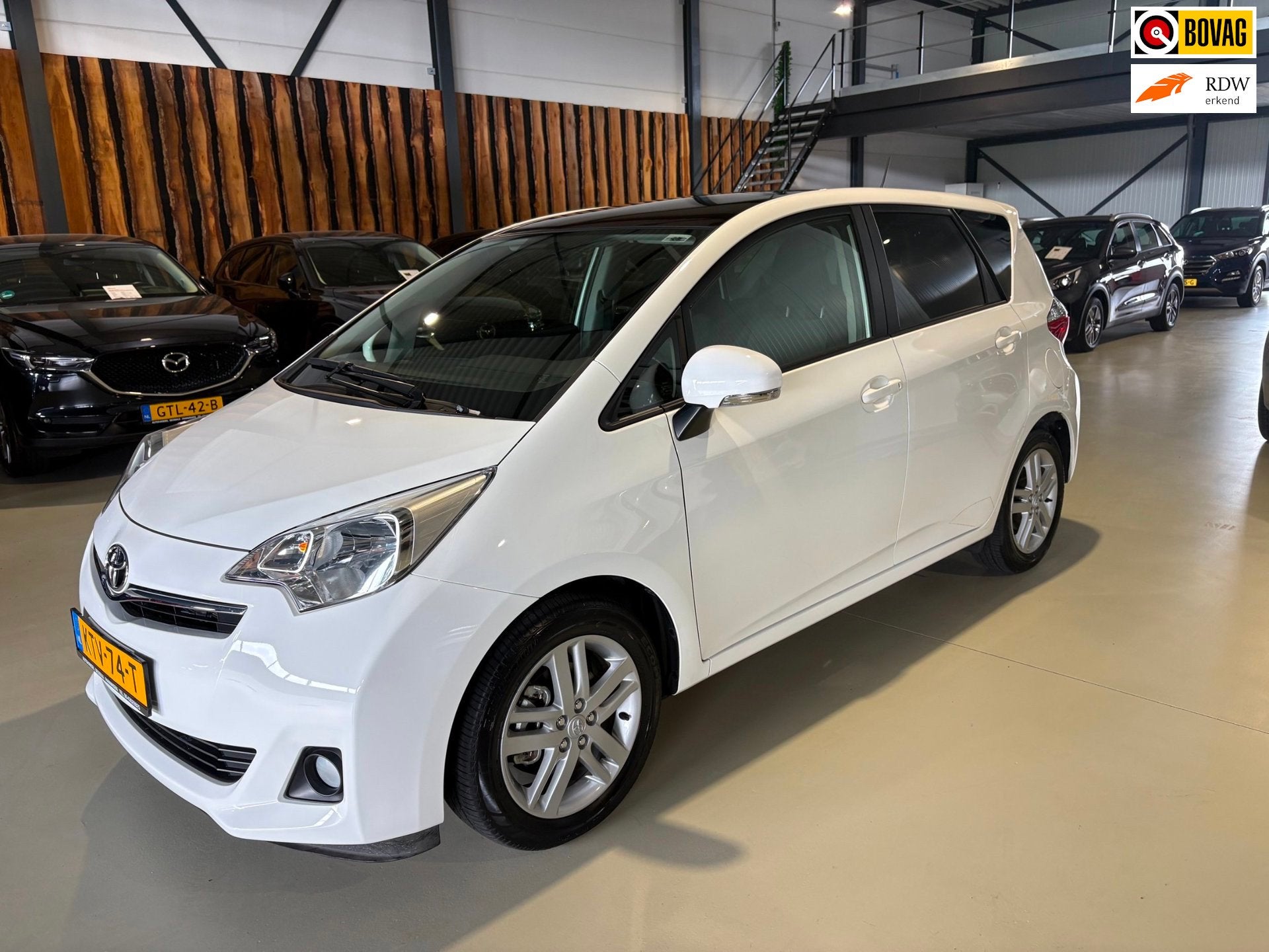 Toyota Verso-S 1.3 VVT-i Dynamic, Stof, Gebruikt, Zwart, 1329 cc