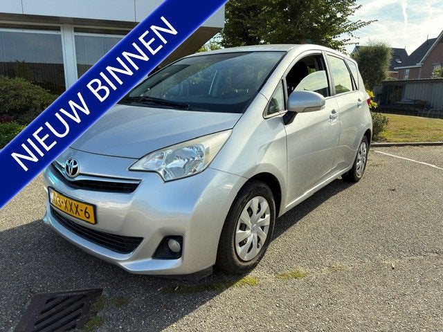 Toyota Verso-S 1.3 VVT-i Aspiration Camera, cruis control, t, Auto's, Gebruikt, 4 cilinders, Met garantie (alle), Bedrijf