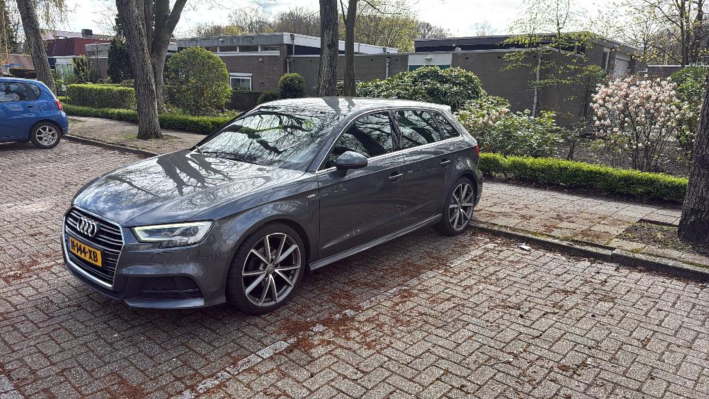 Audi A3 1.4 Tfsi 150pk CoD Ultra S Tronic 2017 Grijs, Auto's, Audi, 4 cilinders, 150 pk, 1395 cc, 650 kg