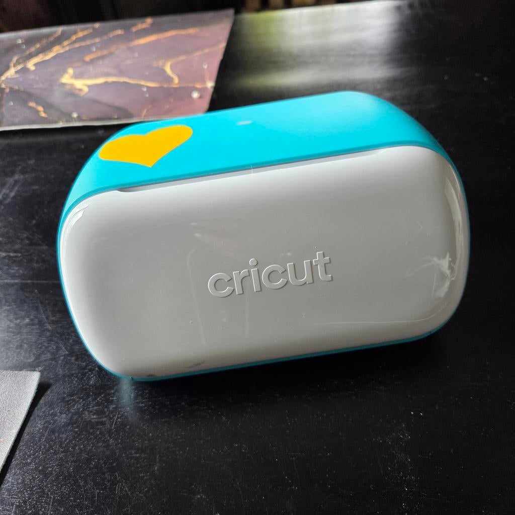 Cricut Joy snijmachine (wegens aanschaf Maker 4), Geschikt voor karton, Gebruikt, Meerkleurig, Ophalen of Verzenden