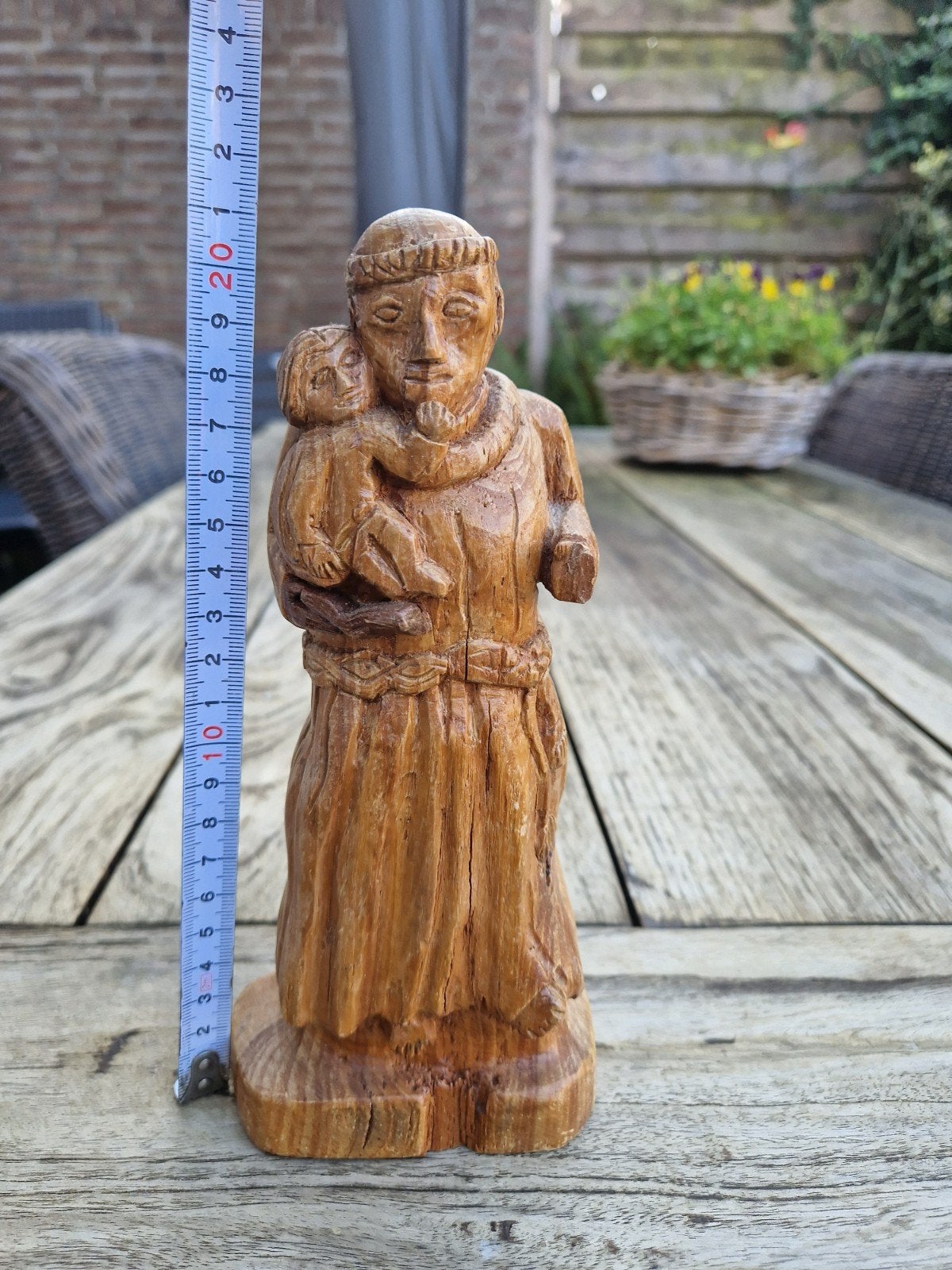 Zelf gemaakt houtenbeeld Pater met kind  religie katholieke, Ophalen of Verzenden, Nieuw, Beeld(je), Christendom | Katholiek