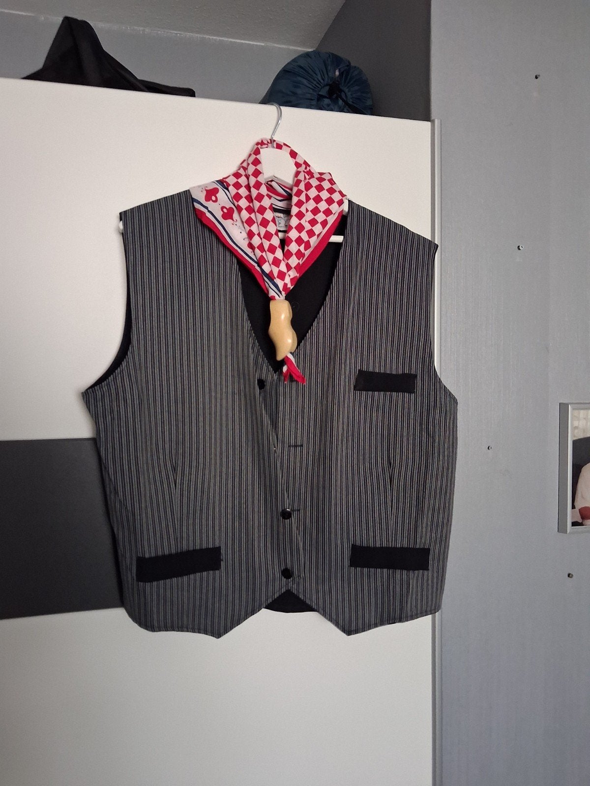 Gilet met shawl en klompje - Traditionele klederdracht, Ophalen, Gedragen, Onbekend
