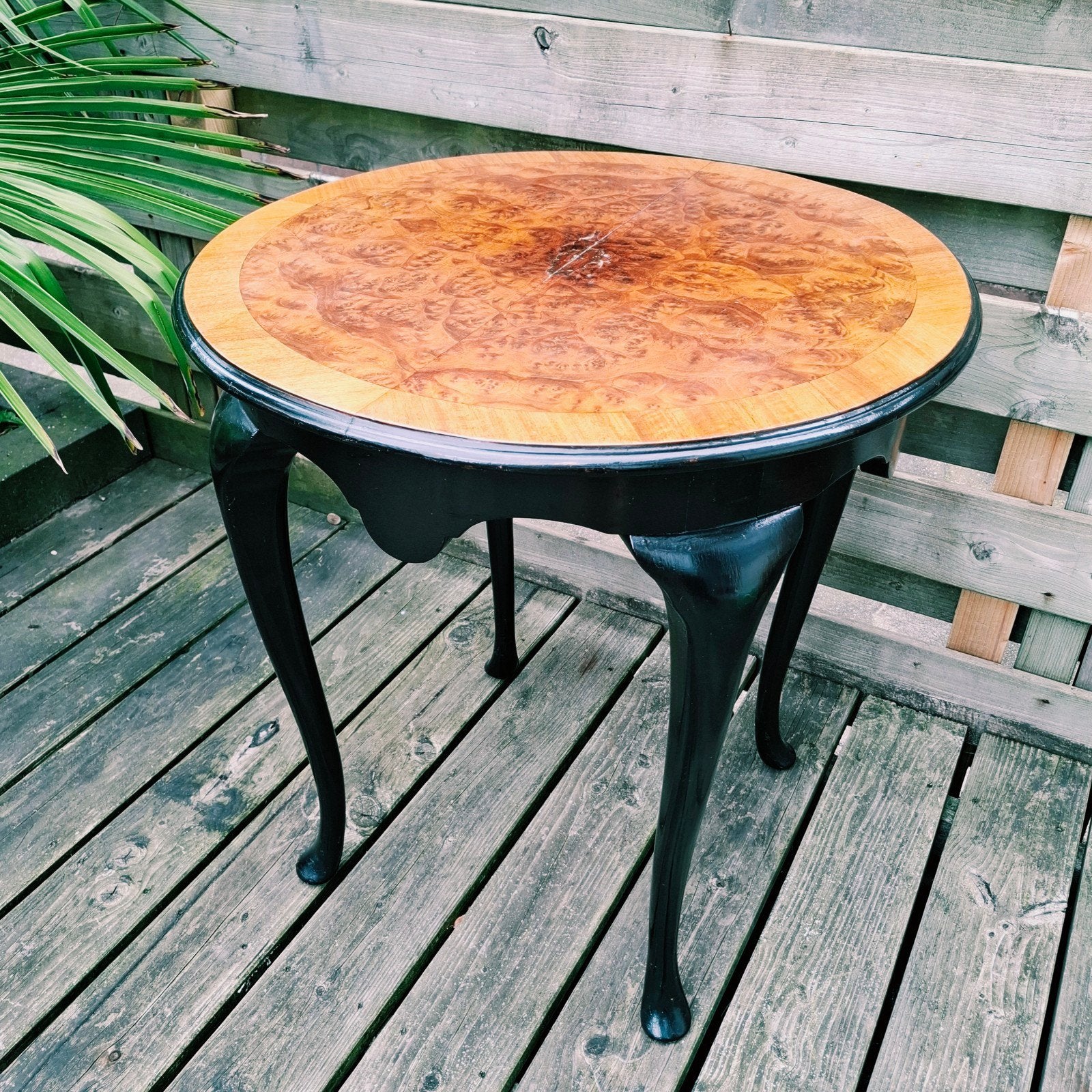 Antieke bijzettafel met wortelnoten blad, Antiek en Kunst, Antiek | Meubels | Tafels, Ophalen