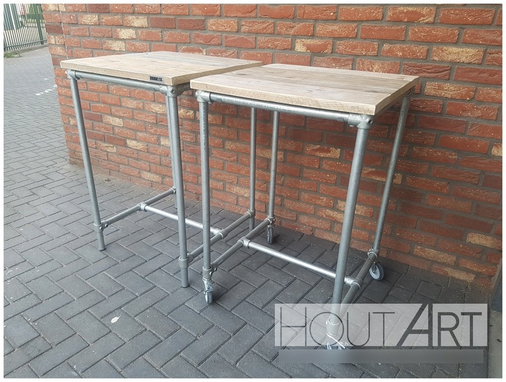 Nieuwe bartafel steigerbuis met steigerhout!