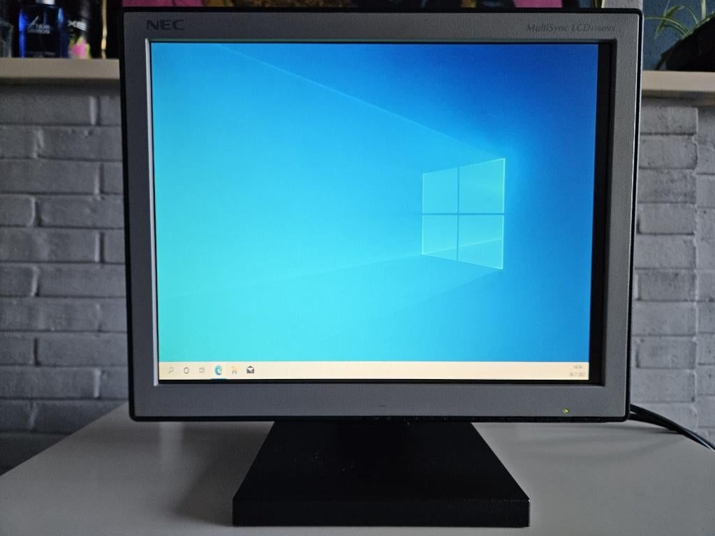 NEC MultiSync LCD1560NX – 15" VGA monitor – werkt perfect, Computers en Software, Monitoren, Gebruikt, 60 Hz of minder, VGA, In hoogte verstelbaar