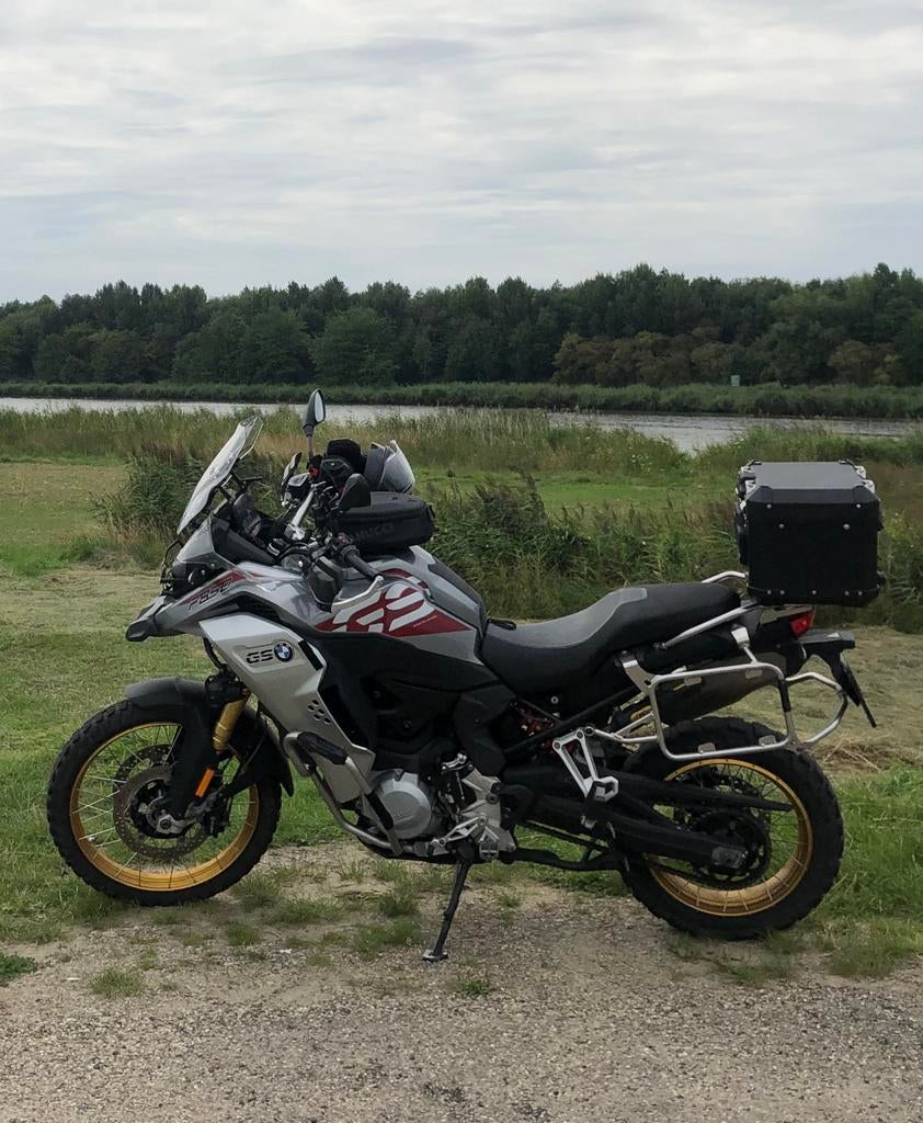 BMW F 850 GS Adventure met Akrapovic uitlaat, Motoren, 2 cilinders, Sportuitlaat, Occasion, Particulier