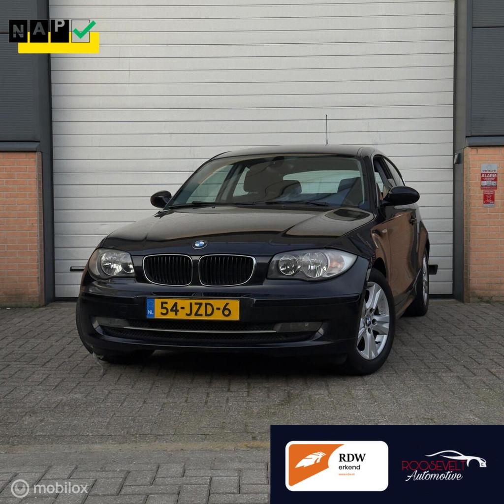 BMW 1-serie 118i Business Line E81/ APK /RIJDT SCHAKELT GOED, Auto's, 1-Serie, Achterwielaandrijving, 4 stoelen, Zwart