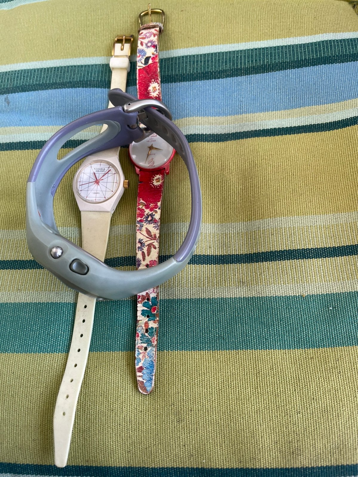 3 horloges. Zie beschrijving, Ophalen of Verzenden, Zo goed als nieuw, Rood, Jongen of Meisje