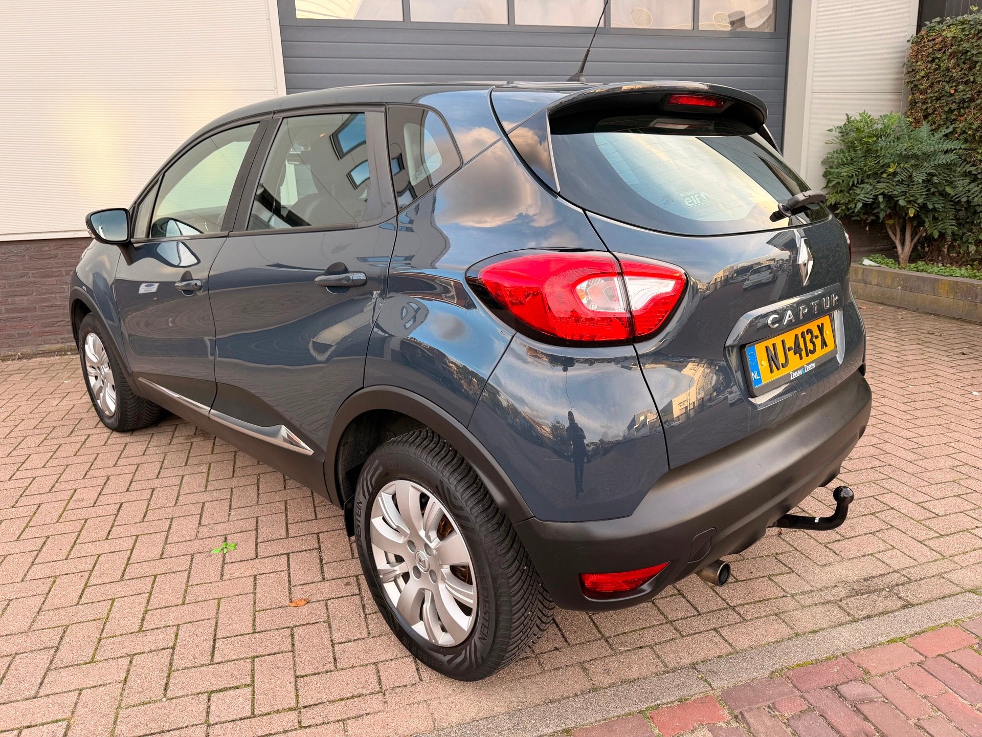 Renault Captur 0.9 TCe /Navi/Cruise-c/Led/Airco/Trekhaak/AUX, Auto's, Voorwielaandrijving, Gebruikt, Euro 6, Blauw