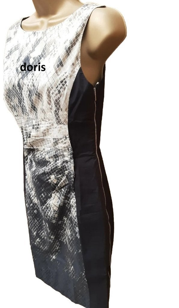 jurk Karen Millen maat 16/44 oksel tot oksel 48 rek 50 cm t, Ophalen, Maat 42/44 (L), Zo goed als nieuw, Boven de knie