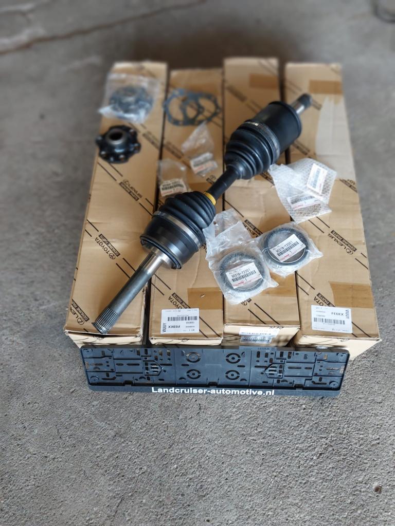 Originele Aandrijfassen & Meenemers - Toyota LandCruiser 100, Auto-onderdelen, Niet ingevuld, Niet ingevuld, Nieuw, Ophalen of Verzenden