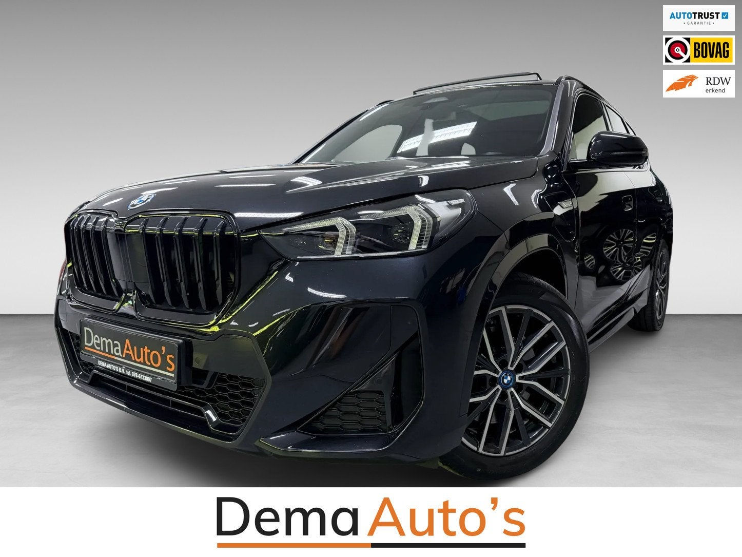 BMW X1 XDrive30e M-SPORT 327PK PANO/LEDER/H-KARDON/MASSAGE/M, Zwart, Zwart, Plug-in hybride, Bedrijf