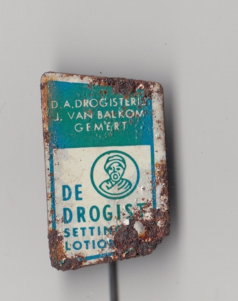 Drogist Gemert van Balkom speldje, Gebruikt, Niet vindbaar, Niet vindbaar, Speldje of Pin