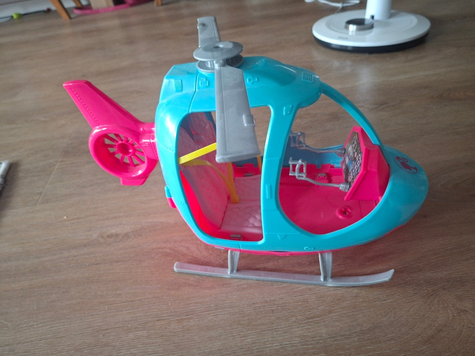Te koop: barbie helikopter FWY29, Ophalen, Zo goed als nieuw