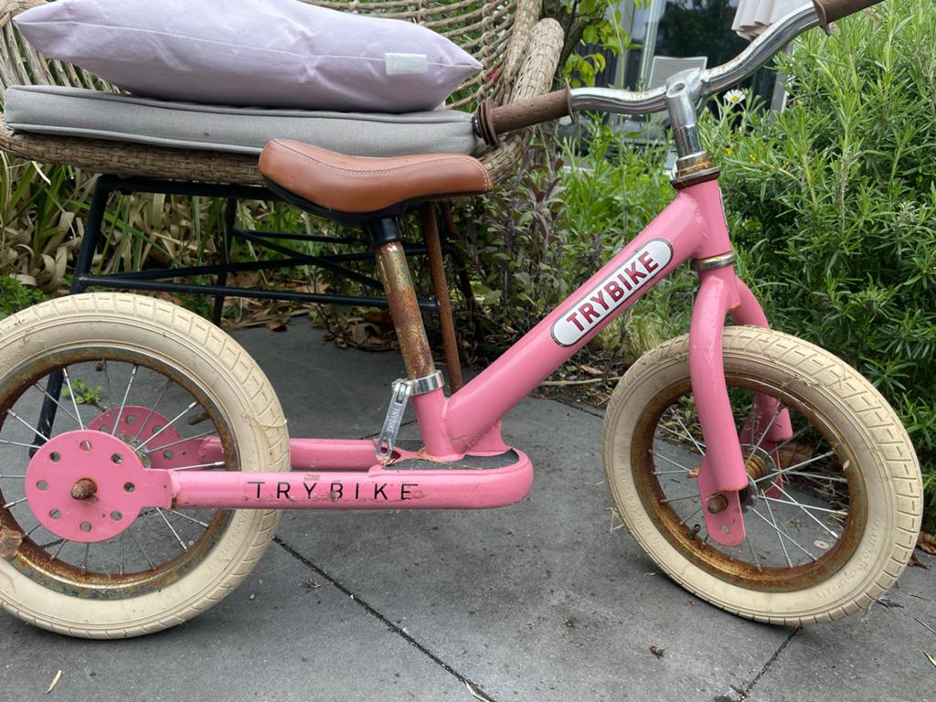 Roze Trybike loopfiets - Gebruikt, Fietsen en Brommers, Fietsen | Kinderfietsjes, Ophalen, Gebruikt, 16 tot 20 inch
