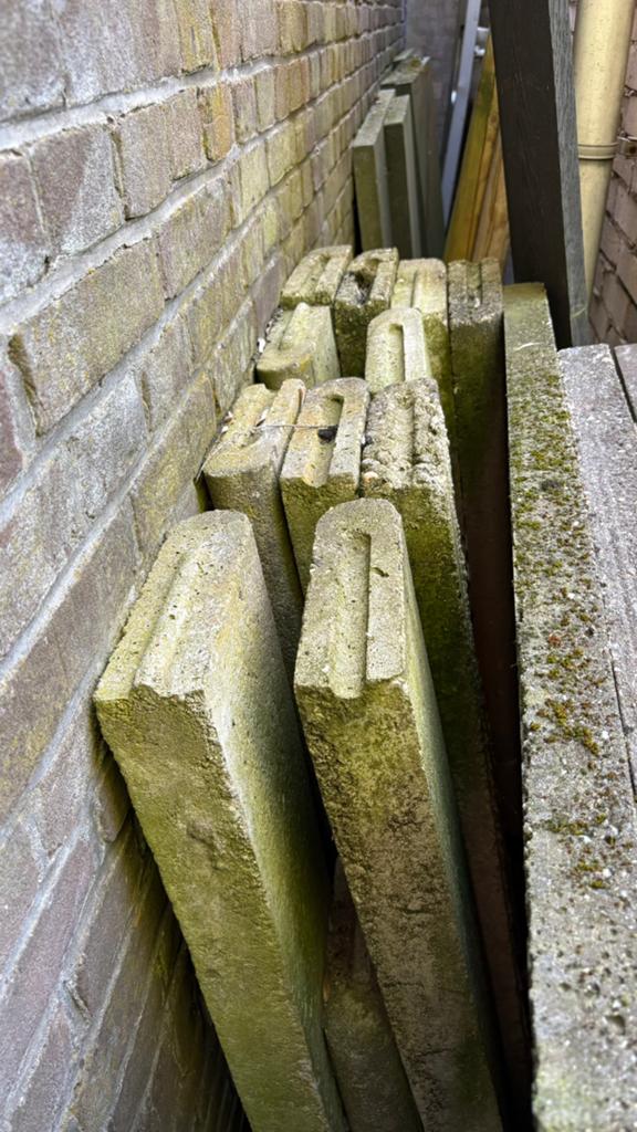 7 tegels 1x1 mtr en 11 stootbanden 1 mtr GRATIS, Tuin en Terras, Ophalen, Zo goed als nieuw, Minder dan 100 cm, Biels