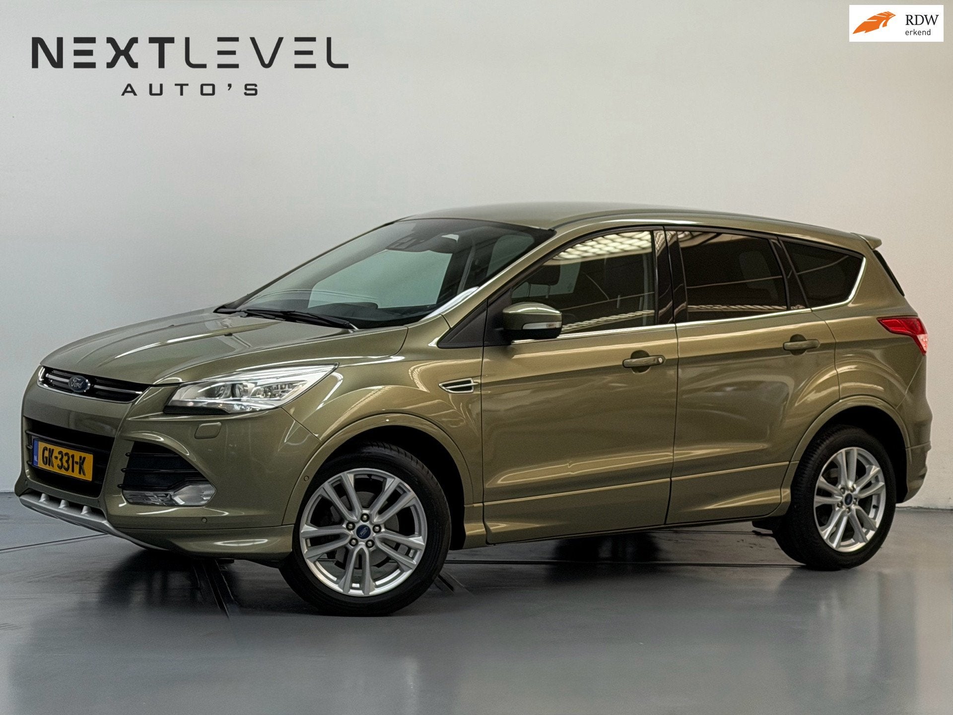 Ford Kuga 1.5 Titanium Styling Pack D.riem VV Nette Auto, Auto's, Dealer onderhouden, 4 cilinders, Leder en Stof, Origineel Nederlands