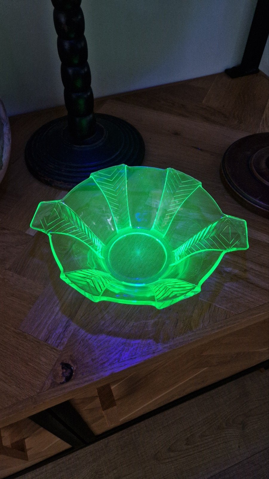 Uranium glas schaal persglas, Ophalen