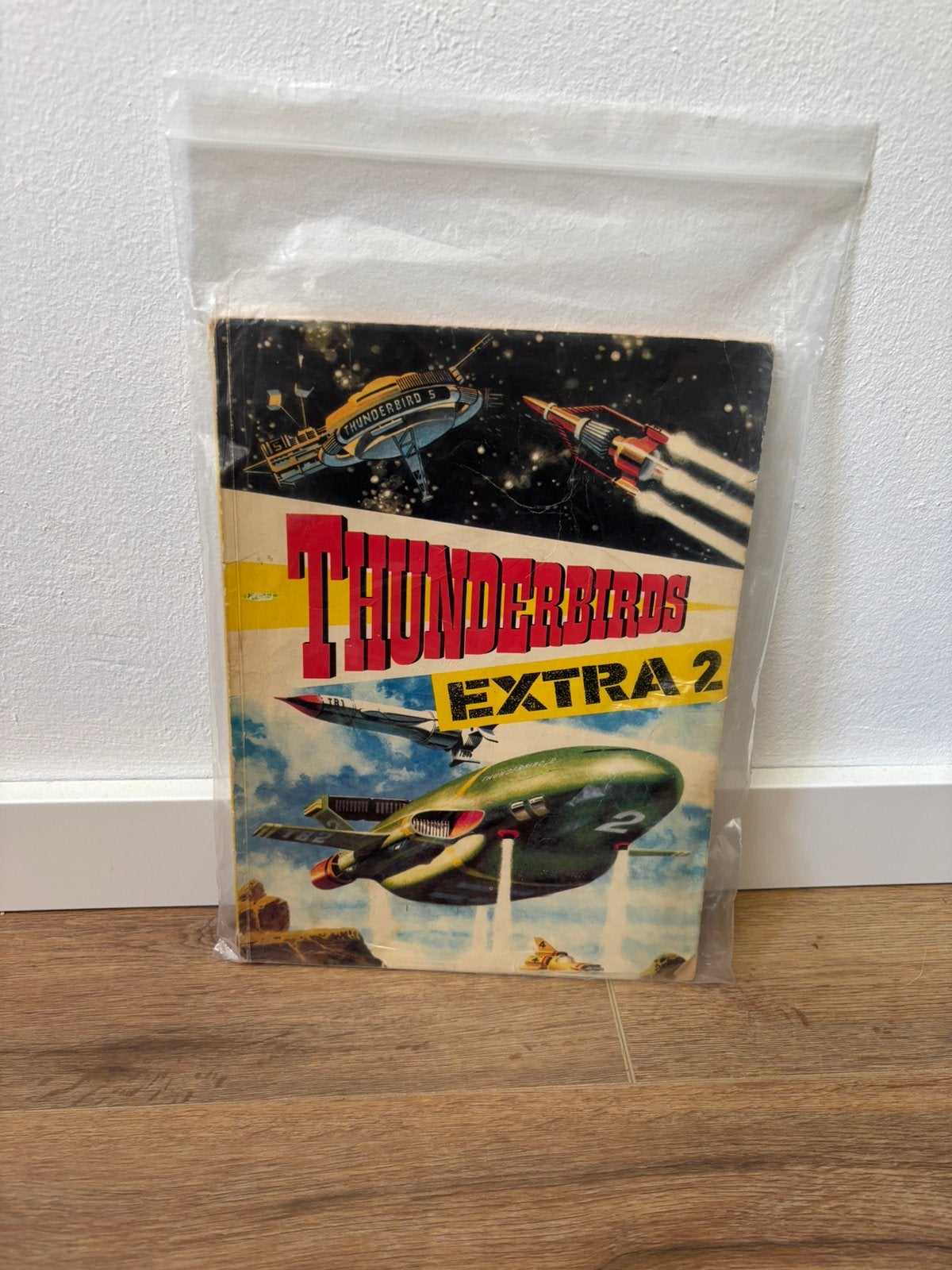 Vintage Thunderbirds Boek - Extra 2 - Zeer Goede Staat!, Eén stripboek, Ophalen of Verzenden, Zo goed als nieuw