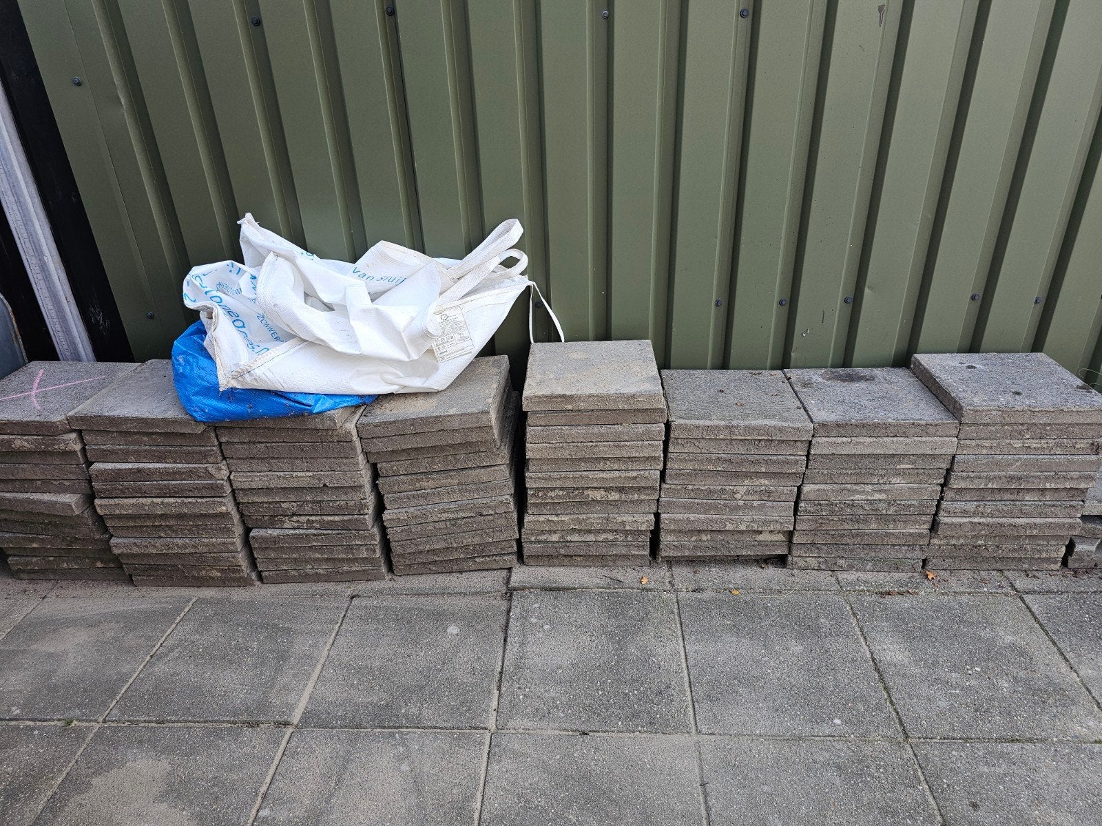 GRATIS AF TE HALEN betontegels 40x40x4,5cm, Ophalen, Gebruikt, 10 m² of meer, Beton