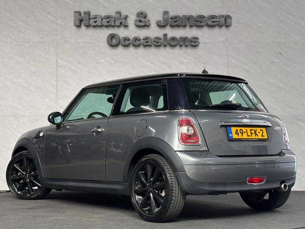Mini Mini 1.6 Cooper Business Line - Cruise - Airco - Radio, Voorwielaandrijving, Gebruikt, 4 cilinders, 4 stoelen
