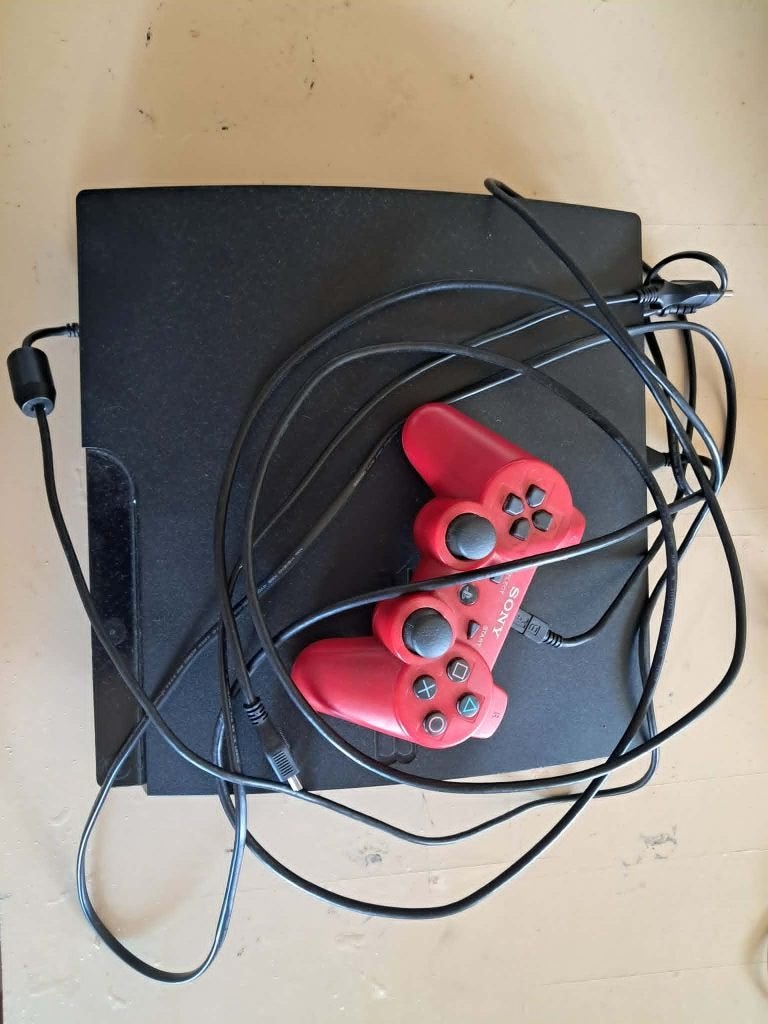 PS3 en PS4+4joysticks+alle kabels  beide voor 160,00, Spelcomputers en Games, Ophalen of Verzenden, Zo goed als nieuw, Met 3 controllers of meer
