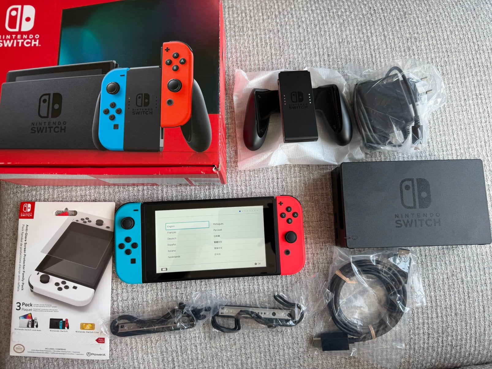 Nintendo Switch V2 (in absolute nieuwstaat!), Spelcomputers en Games, Ophalen of Verzenden, Zo goed als nieuw, Met 2 controllers