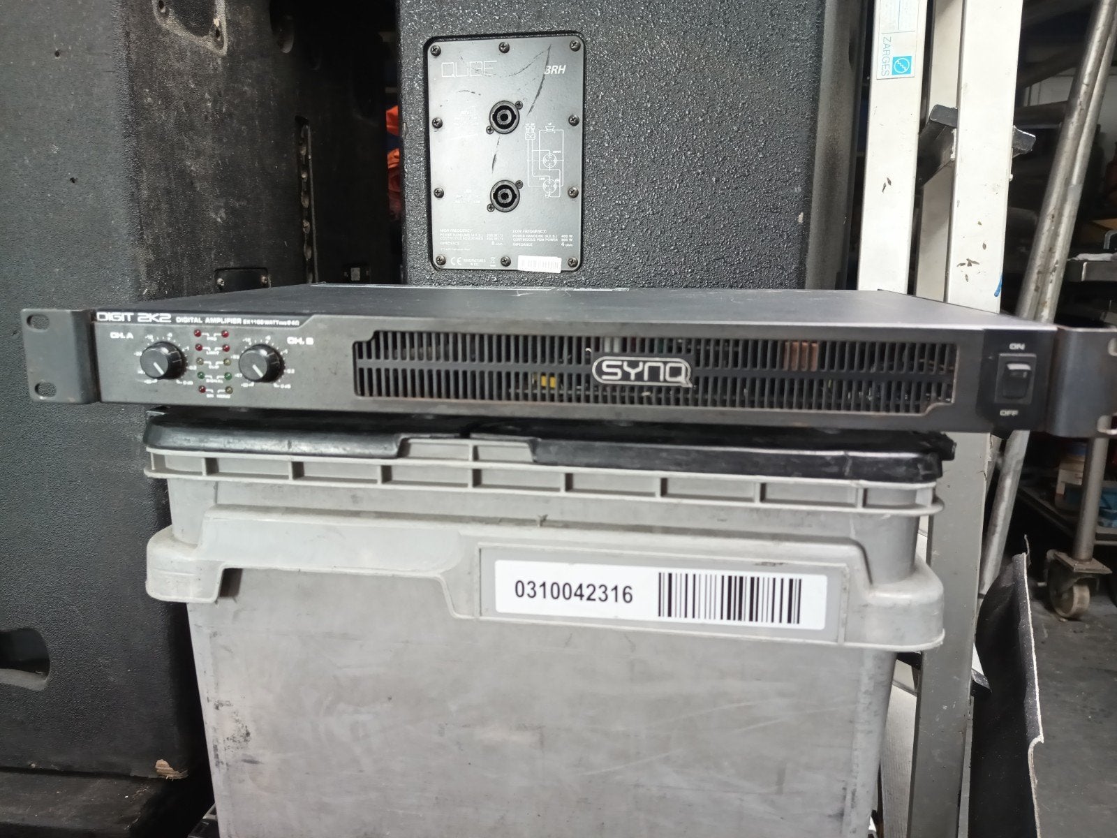 synq 2k2 versterker, Ophalen of Verzenden, Zo goed als nieuw, Minder dan 500 watt