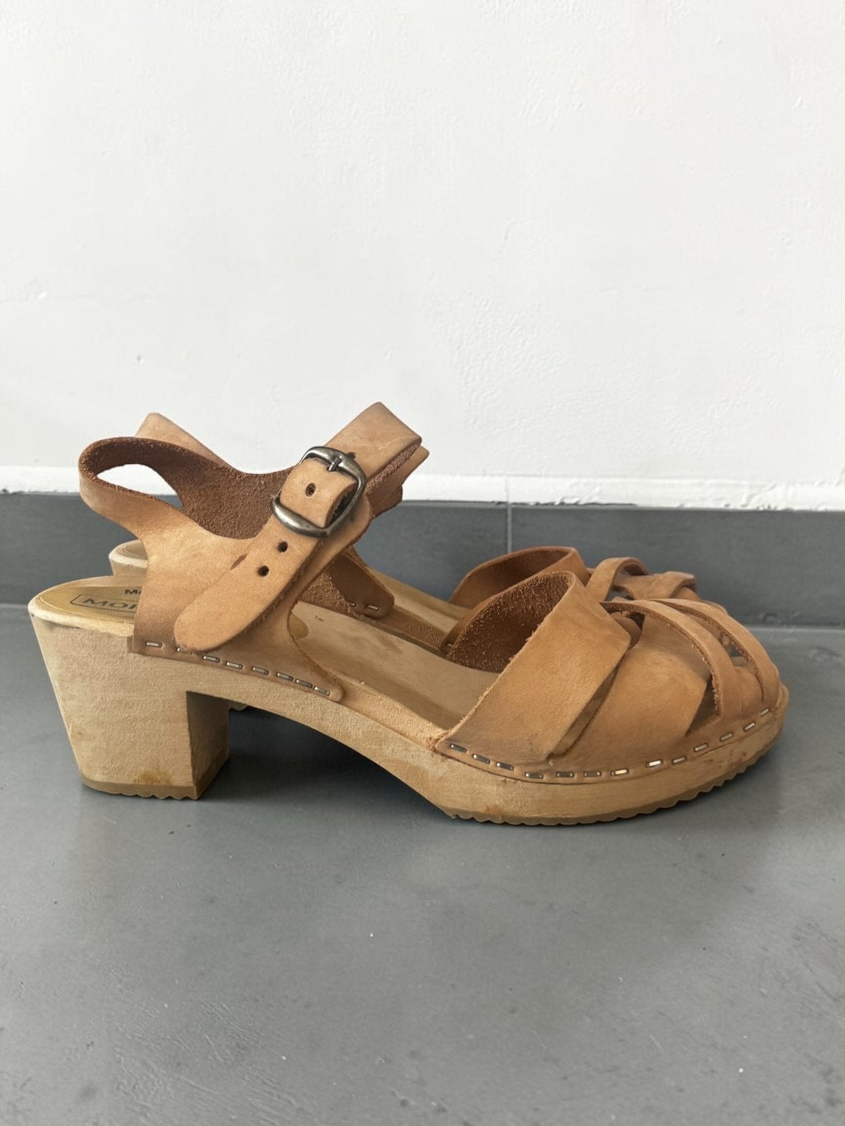 Moheda Sweden beige leer hout klompjes Topzy sandalen 38, Beige, Zo goed als nieuw, Sandalen of Muiltjes, Ophalen of Verzenden