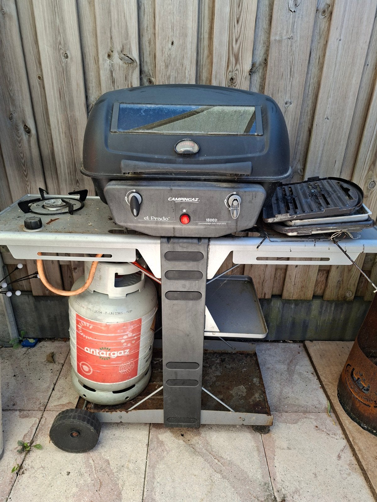 Campingaz BBQ en volle grote gasfles die is al meer waard ;), Ophalen, Gebruikt, Campingaz