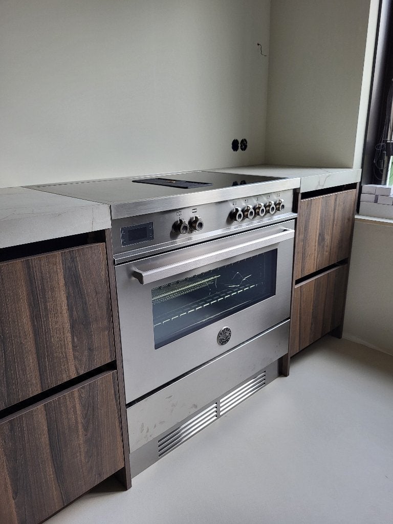 Nieuw fornuis Bertazzoni mét bladafzuiging te koop RVS, 60 cm of meer, Nieuw, Energieklasse A of zuiniger, Inductie