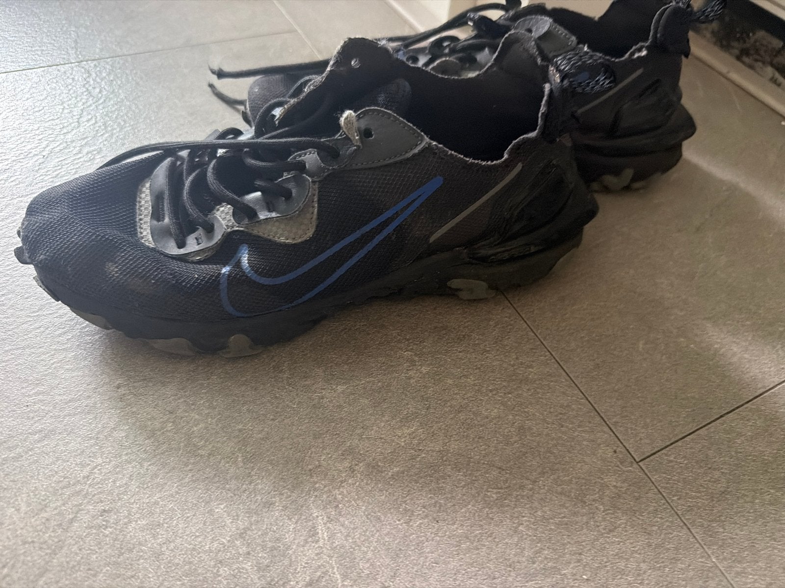 Nike React Vision Sneakers - Zwart met Blauwe Details, Kleding | Heren, Ophalen of Verzenden, Gedragen, Zwart, Sneakers of Gympen