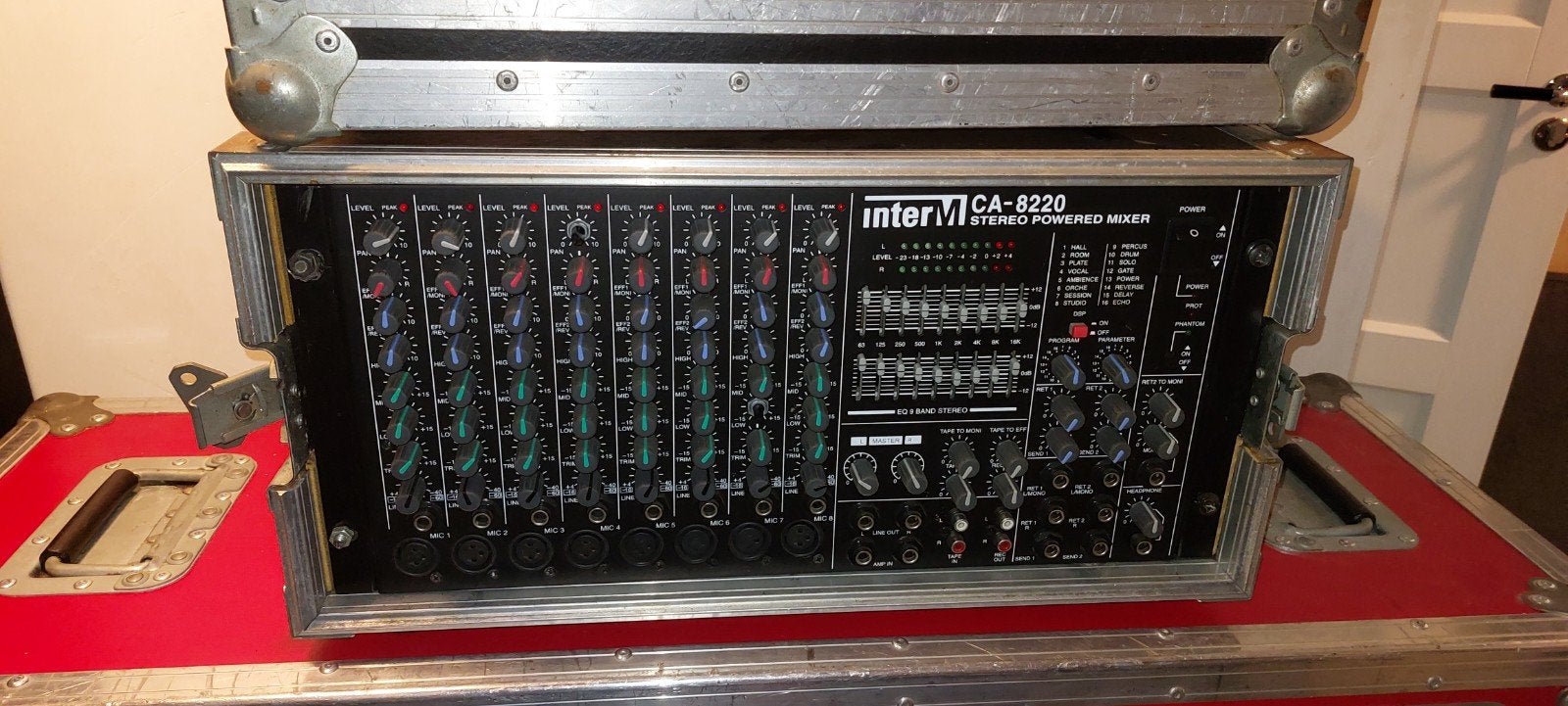Inter-M CA-8220 Stereo Powered Mixer in Flightcase, Ophalen, Gebruikt, 5 tot 10 kanalen