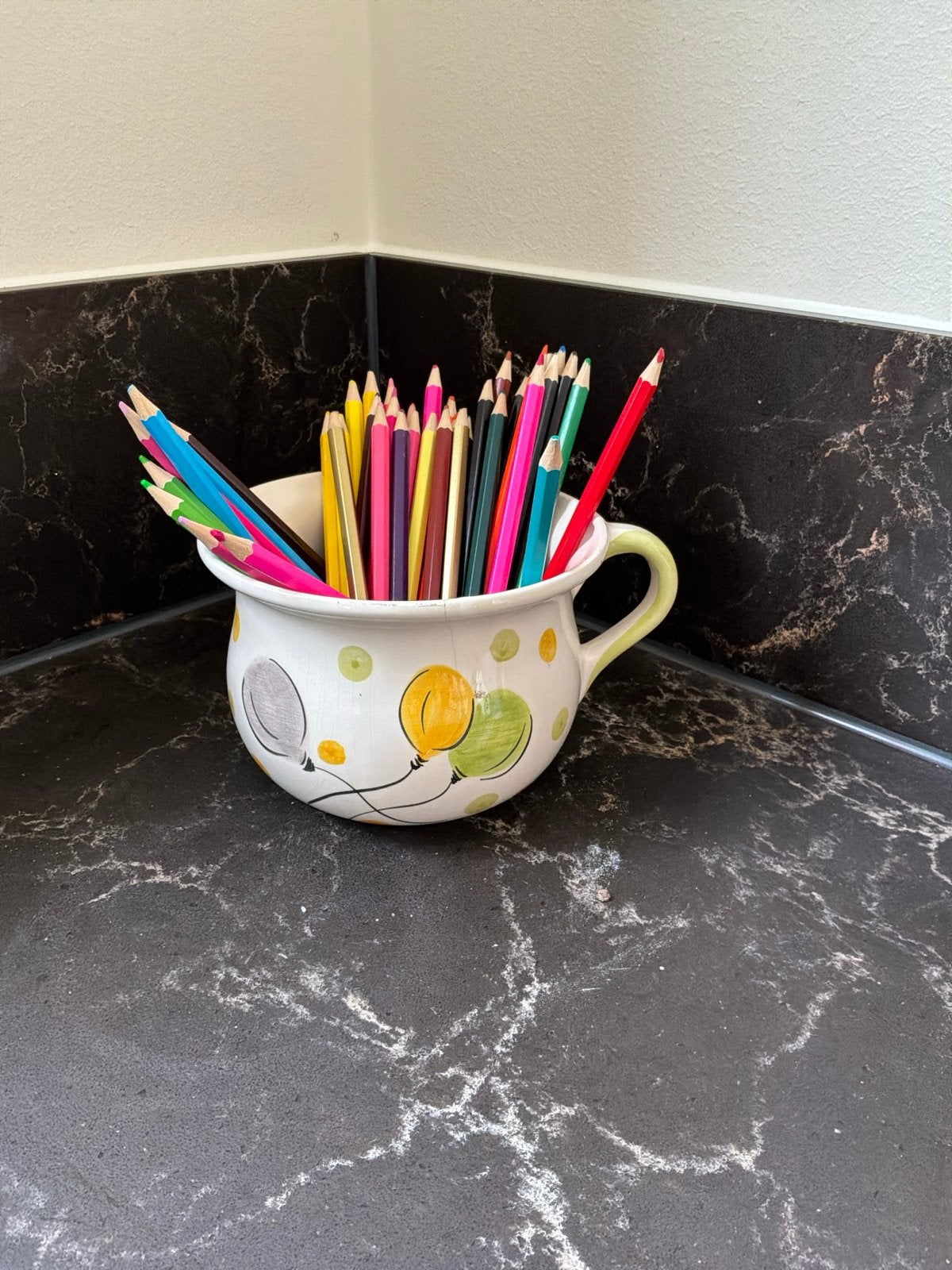 Kinder kamerpot of feestelijke schaal, Antiek en Kunst, Antiek | Keramiek en Aardewerk, Ophalen of Verzenden