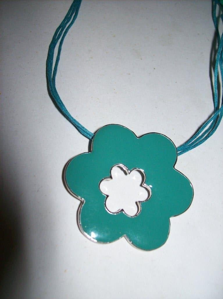 Ketting Koord Blauw Groen tint Fraaie Bloem hanger, Blauw, Nieuw, Ophalen of Verzenden, Overige materialen