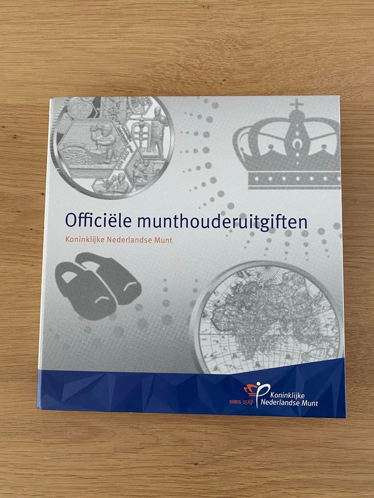 Munthouder verzamelalbum inclusief 4 penningen in munthouder, Ophalen of Verzenden, Verzamelmap