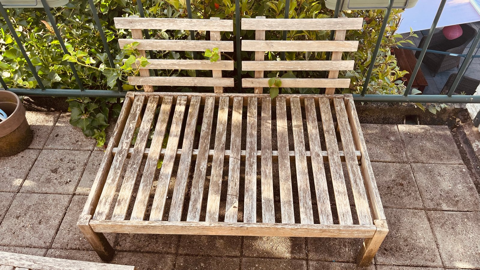 Gratis af te halen: Twee palletbankjes (onderhoud nodig), Tuin en Terras, Tuinbanken, Ophalen, Gebruikt, Hout