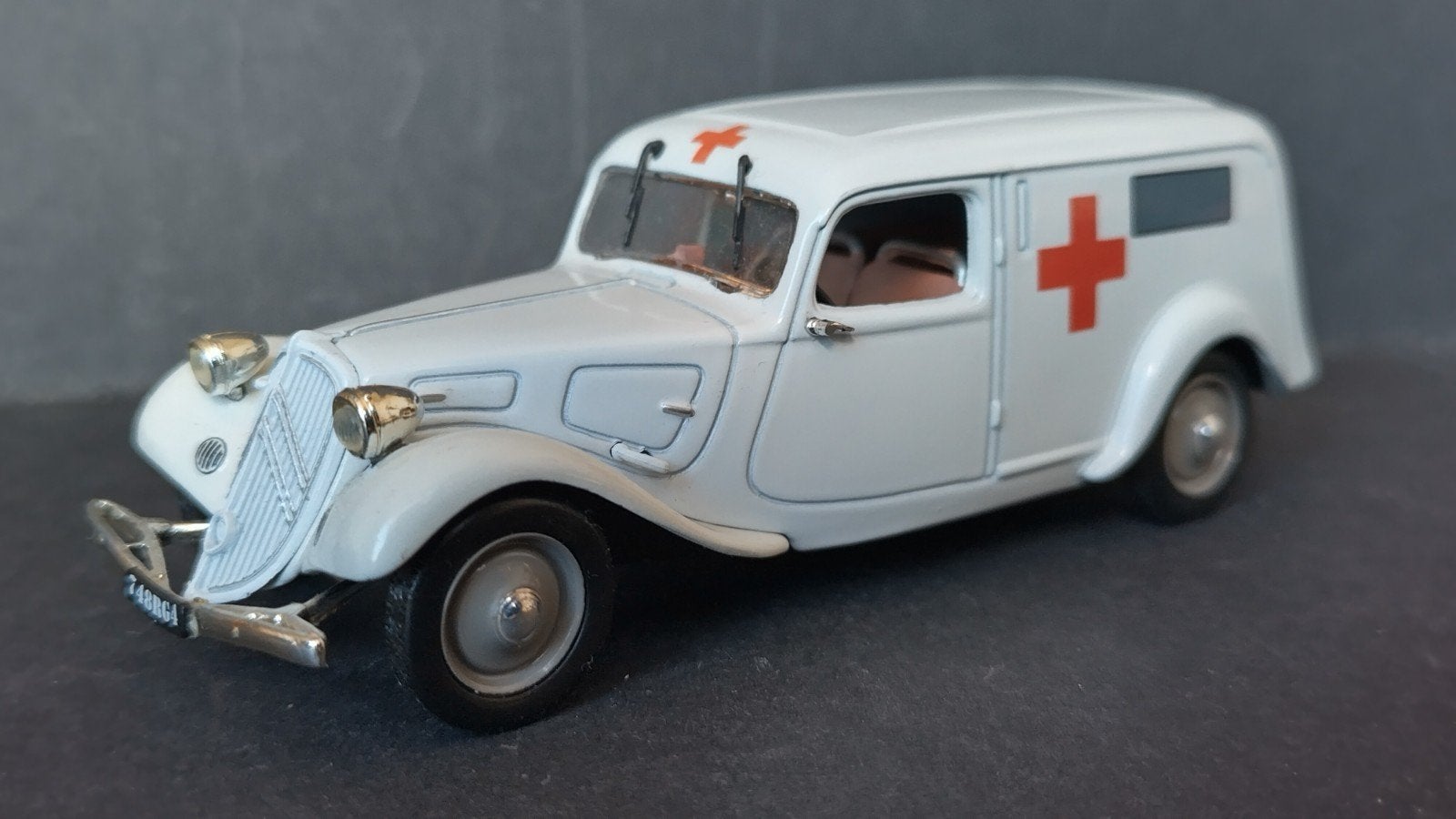 Citroen Traction Avant 11 BL ambulance 1:43 Norev Pol, Auto, Verzenden, ., Norev