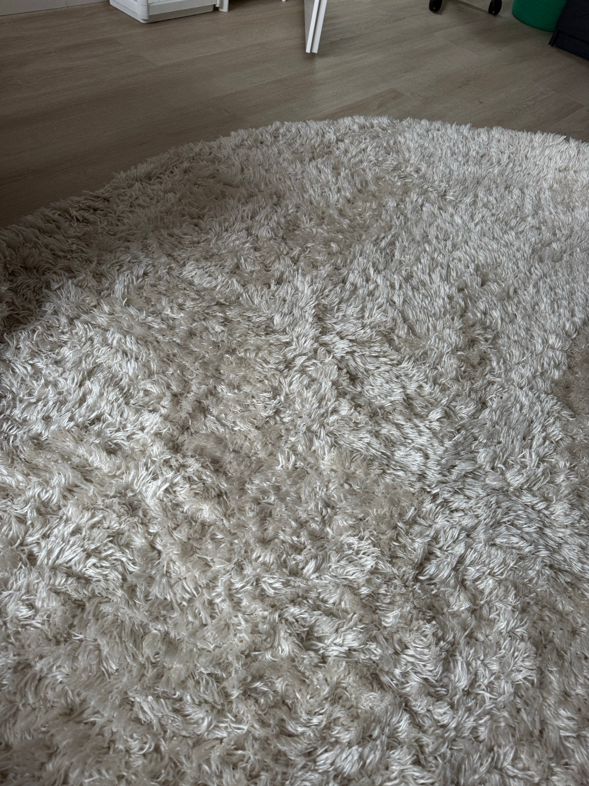 Rond crèmekleurig hoogpolig vloerkleed (160x230 cm), Huis en Inrichting, Ophalen, Gebruikt, 150 tot 200 cm, 200 cm of meer