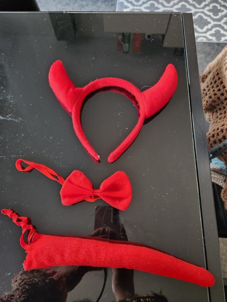 Duivel set: diadeem, vlinderdas en staart, Ophalen of Verzenden, Zo goed als nieuw, Accessoires