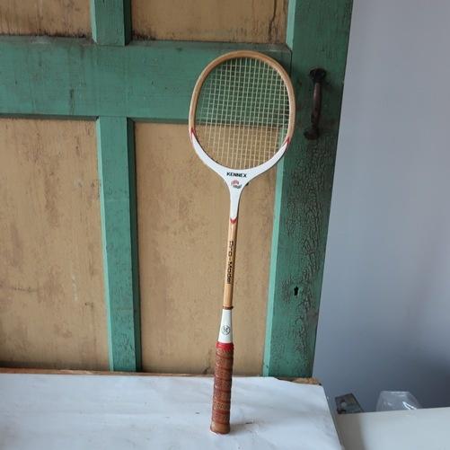 Badminton racket hout Kennex Fibre origineel 68,5 cm lang, Sport en Fitness, Badminton, Ophalen of Verzenden, Gebruikt, Racket(s)