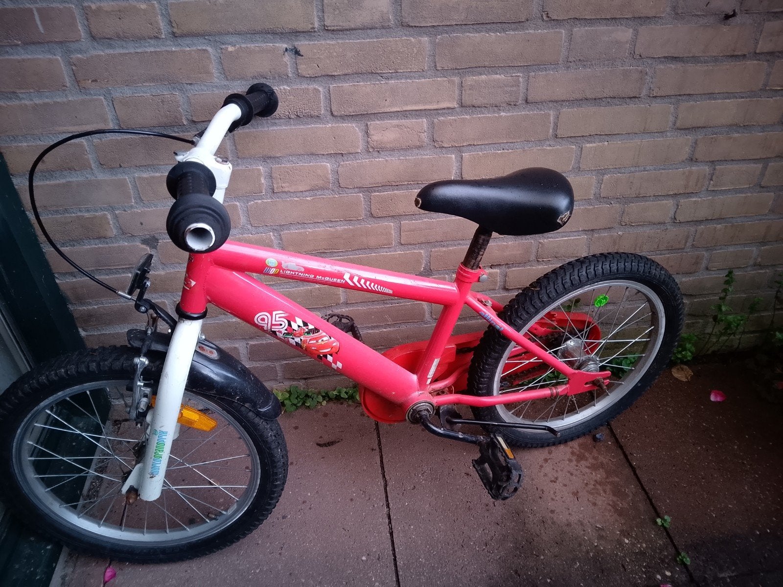 Rode kinderfiets 18 inch - Cars Lightning McQueen, Ophalen, Gebruikt, Terugtraprem, 16 tot 20 inch