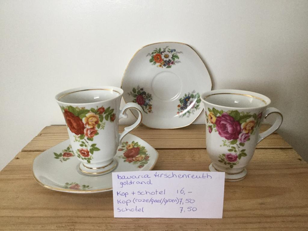 Kop en schotel (16euro)+kop + schotel Bavaria Tirschenreuth, Antiek en Kunst, Antiek | Servies los, Ophalen of Verzenden