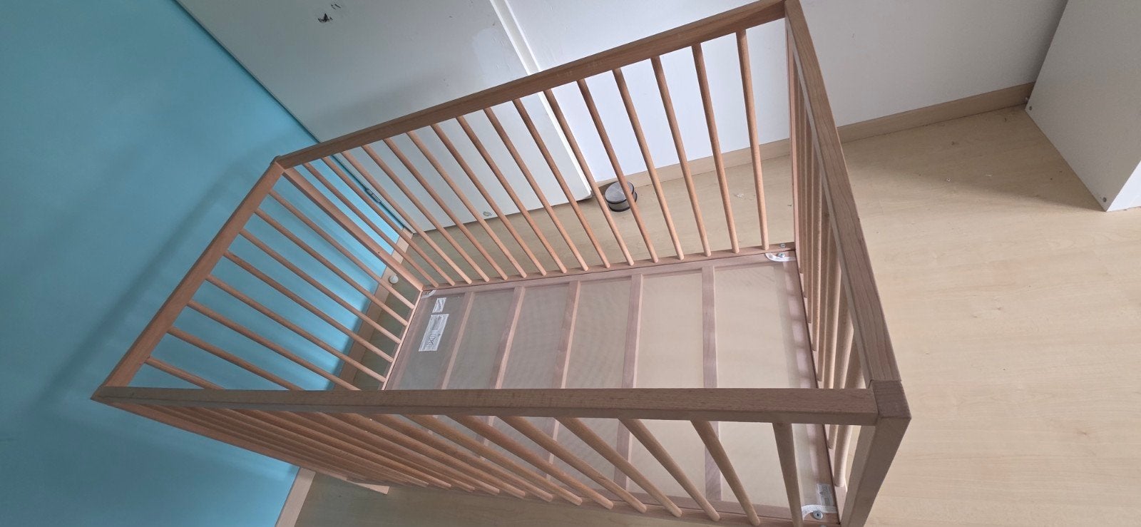 Ikea Singlar babybed - Houten ledikant voor baby's, Kinderen en Baby's, Babywiegjes en Ledikanten, Ophalen, Gebruikt, Ledikant