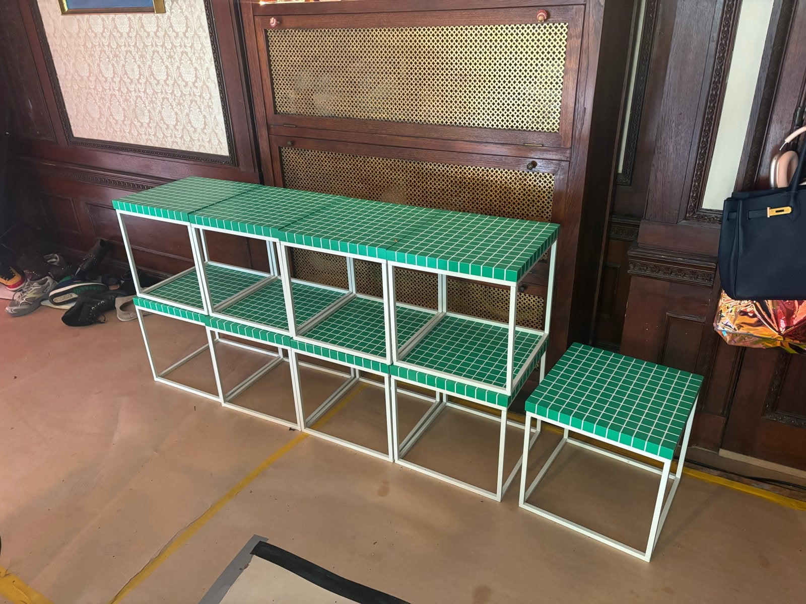25 euro vandaag ophalen. Groene Tegel Display Rekken/Tafels, Huis en Inrichting, Ophalen, Nieuw