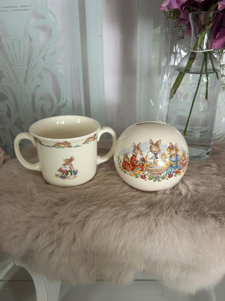 Royal Doulton Bunnykins spaarpot en beker - Izgst, Ophalen, Keramiek, Overige typen, Zo goed als nieuw