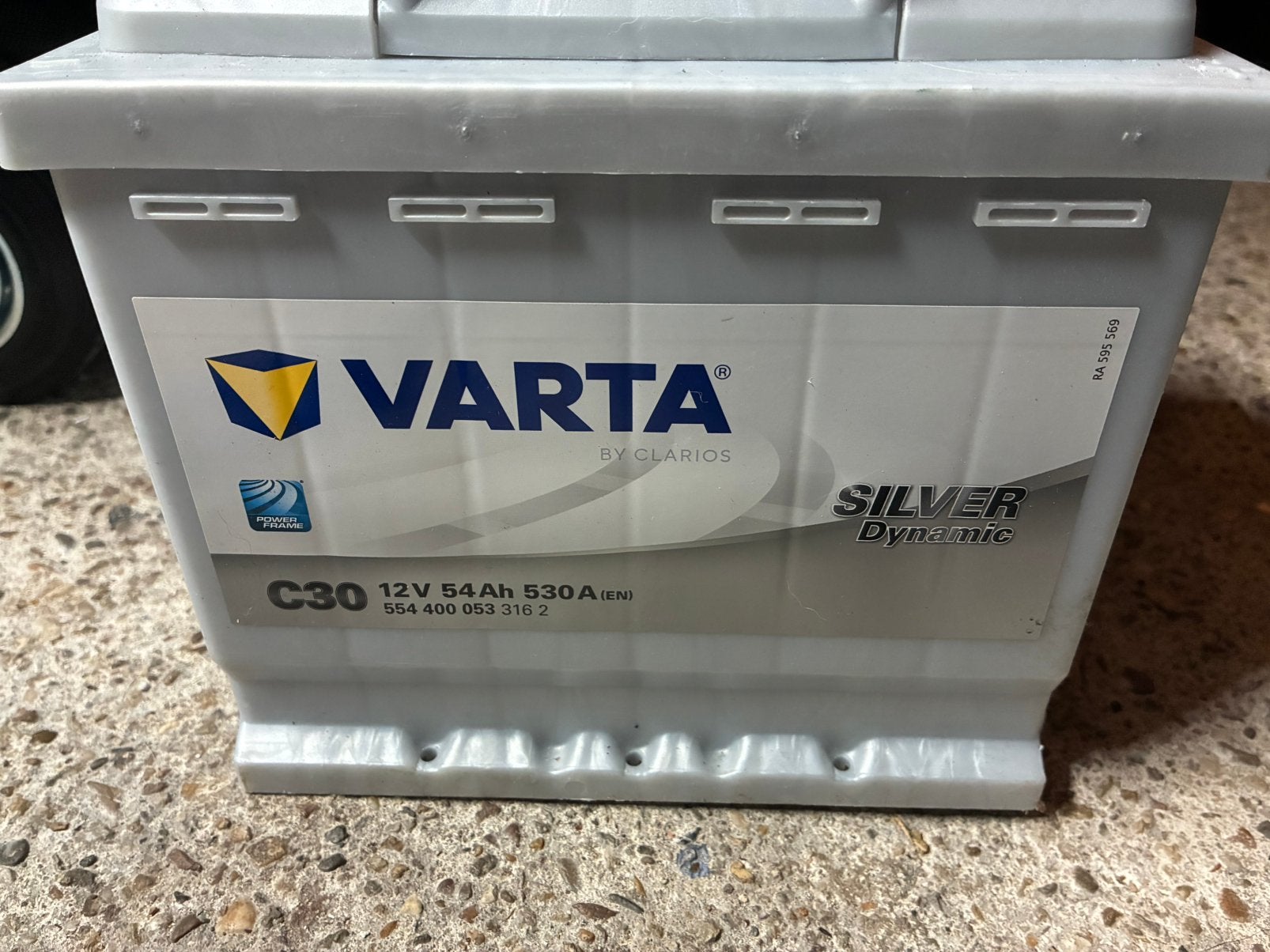 Nieuwe accu Varta C30 Silver Dynamic 54Ah 530A, Nieuw
