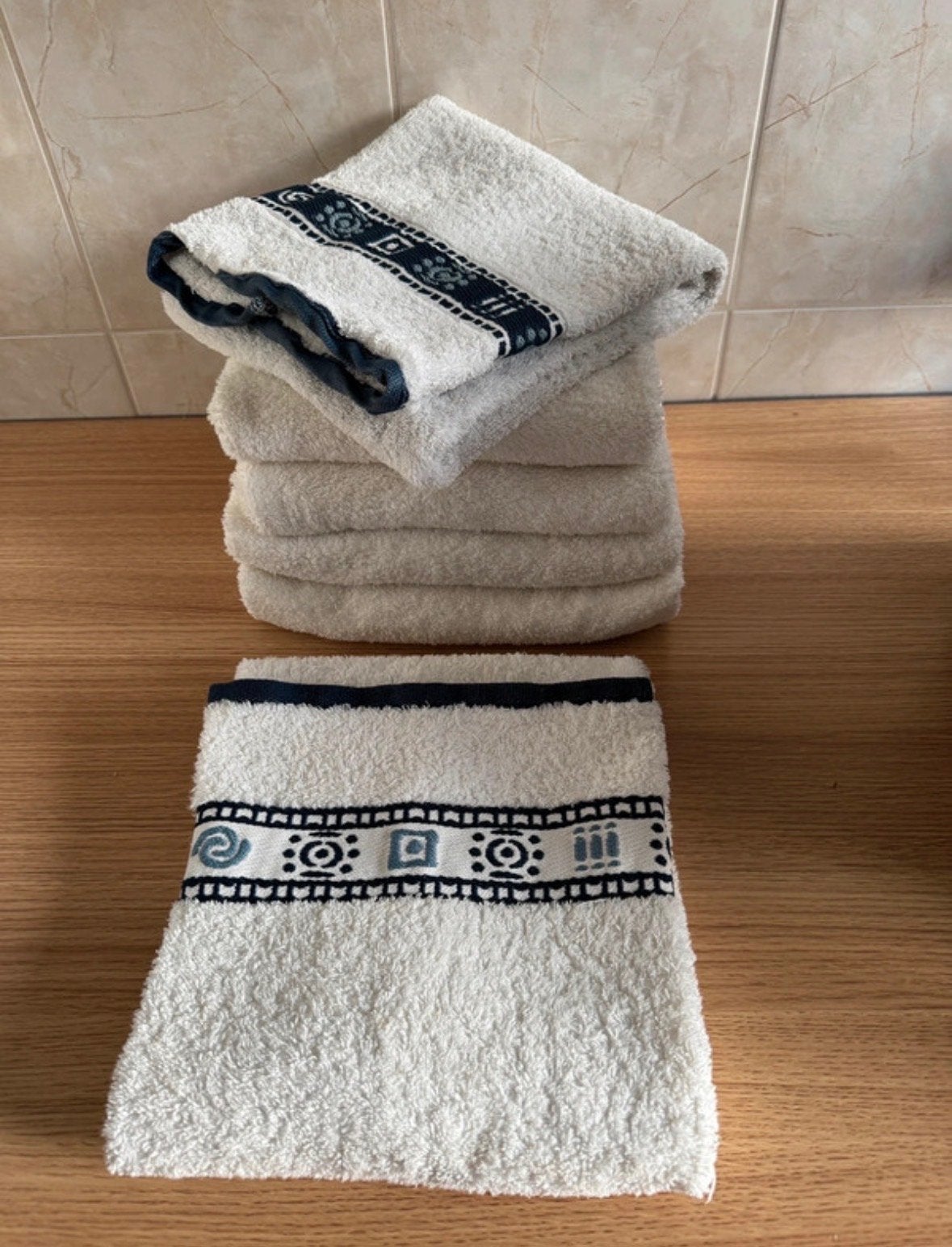 Nieuwe handdoeken en washandjes set (6 stuks), Ophalen of Verzenden, Nieuw, Wit, Handdoek