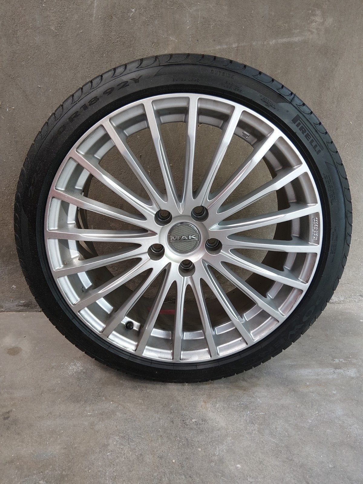 Golf 7 Velgen met 225/40 R18 Pirelli banden (5mm profiel), Auto-onderdelen, Ophalen, 18 inch, Gebruikt, Banden en Velgen