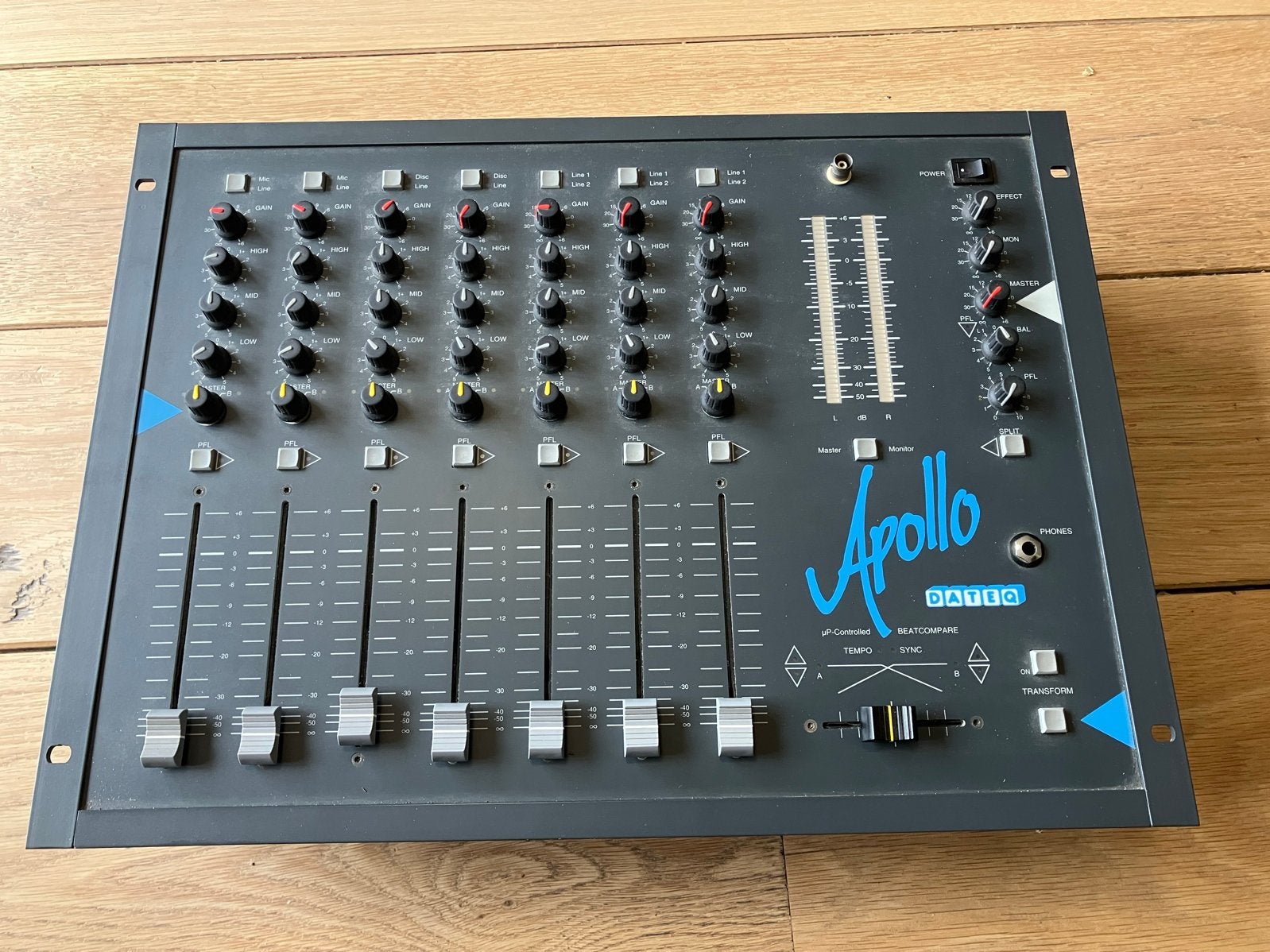 Zeer nette Dateq Apollo DJ-mixer, Ophalen of Verzenden, Zo goed als nieuw, 5 tot 10 kanalen, Microfooningang